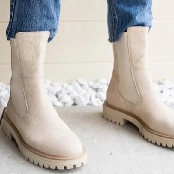 Paul Green Women Chelsea Bootie. Size 7 UK= 9 US Women N14-01